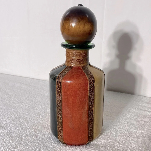 Vintage 1950s Italy Leather Wrapped Green Glass Decanter With Wooden Stopper - Picture 1 of 13